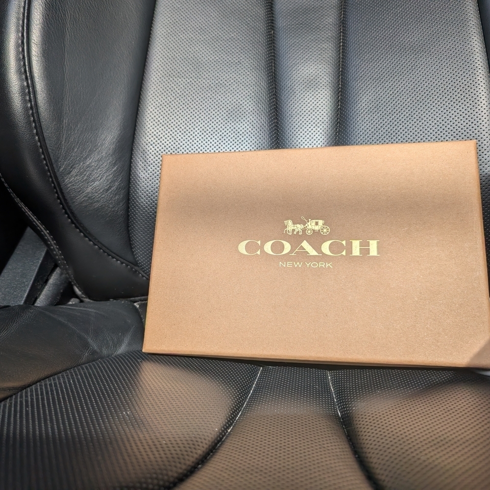 Coach Burgundy Metallic Wristlet NIB w/hangtag & Box 🔥 - Picture 6 of 6